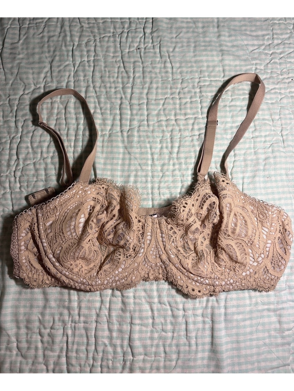 NWOT Victorias Secret Push Up No Padding Lace Bra - 36C